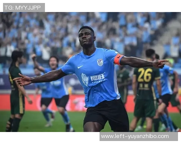 马莱莱单刀造点，亲自主罚一蹴而就的足球瞬间